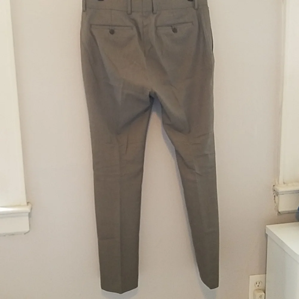 Men's dress pants/Banana Republic.     '